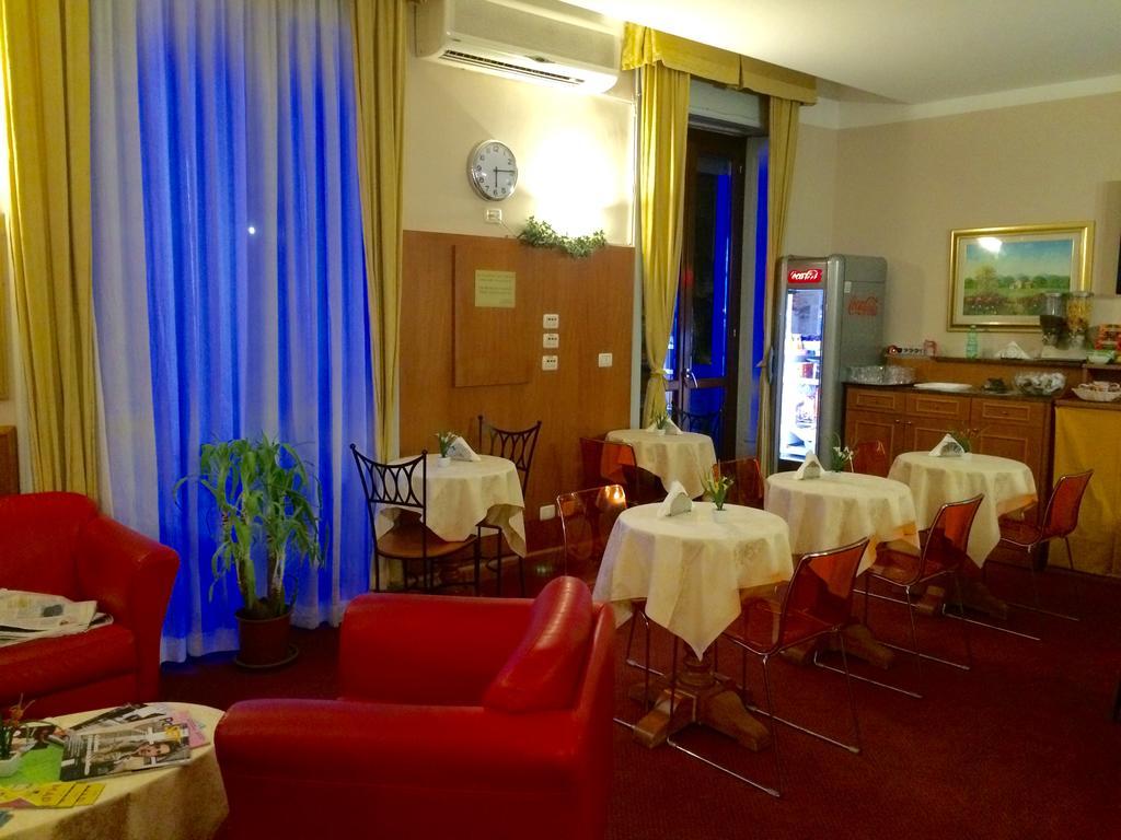 Royal Hotel - Milan — Photos 3